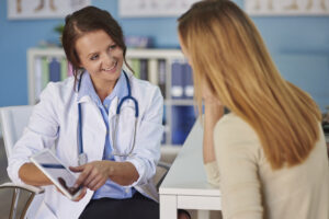 medicina integrativa doctora paciente